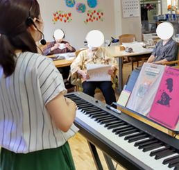 音楽療法 - 新潟市の高齢者介護施設でデイサービス・リハビリならデイ
